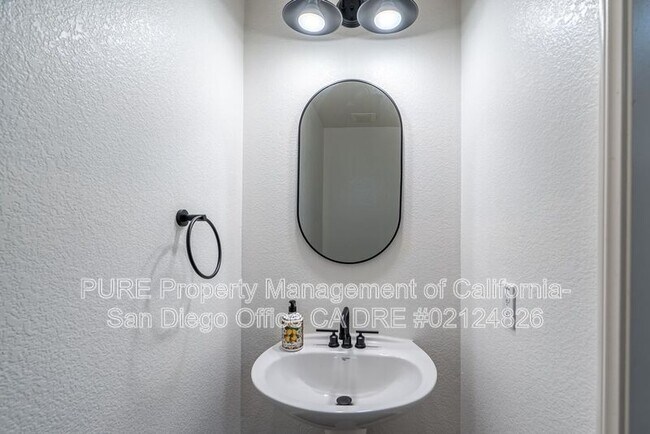 1658 El Raval Wy Chula Vista, CA 91913 photo 5