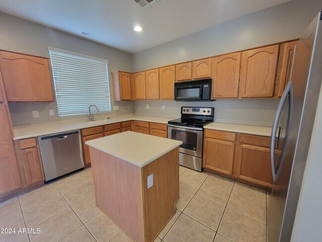 16965 W Lundberg St photo 3