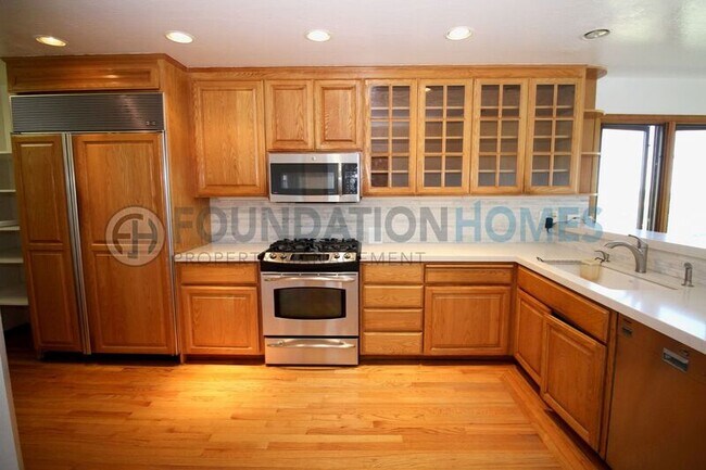 Hilltop Retreat W/ Pool! Panoramic Views! Exceptional Indoor-outdoor Living! Foundation photo 3