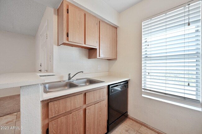 4410 N Longview Ave Phoenix, AZ 85014 photo 5