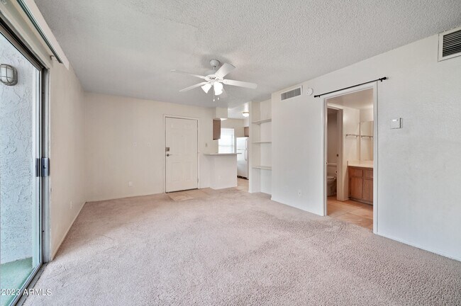 4410 N Longview Ave Phoenix, AZ 85014 photo 3