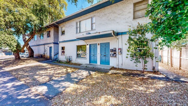 560 Mcconnell Ave photo 4