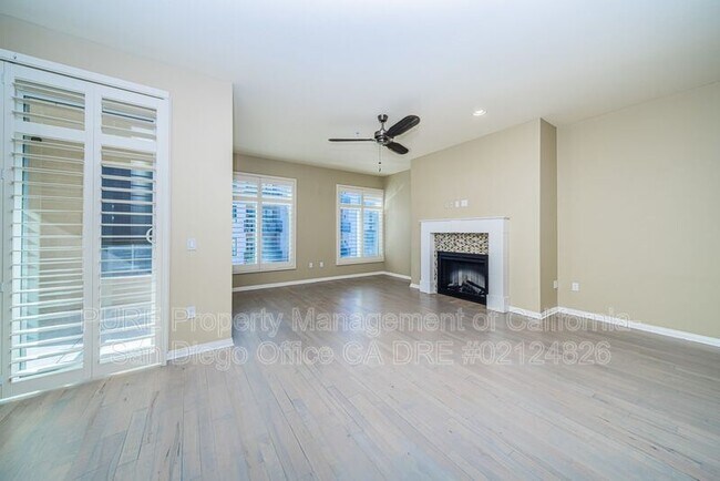 301 Mission Ave Oceanside, CA 92054 photo 5