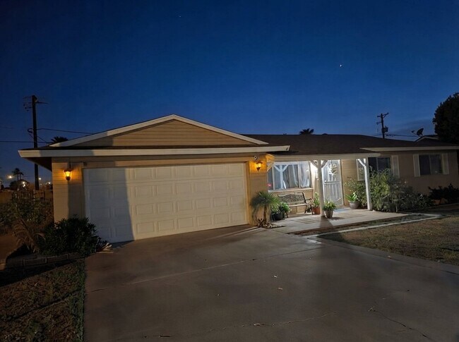 3901 W Glenn Dr Phoenix, AZ 85051