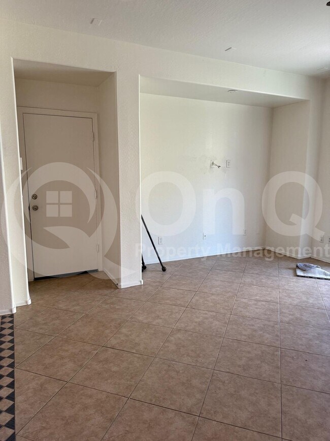 1195 E Gail Dr Chandler, AZ 85225 photo 5
