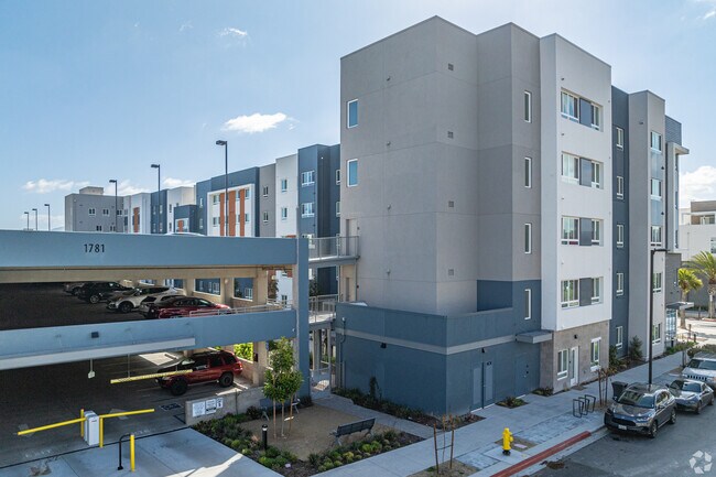 Columba Apartments photo 2