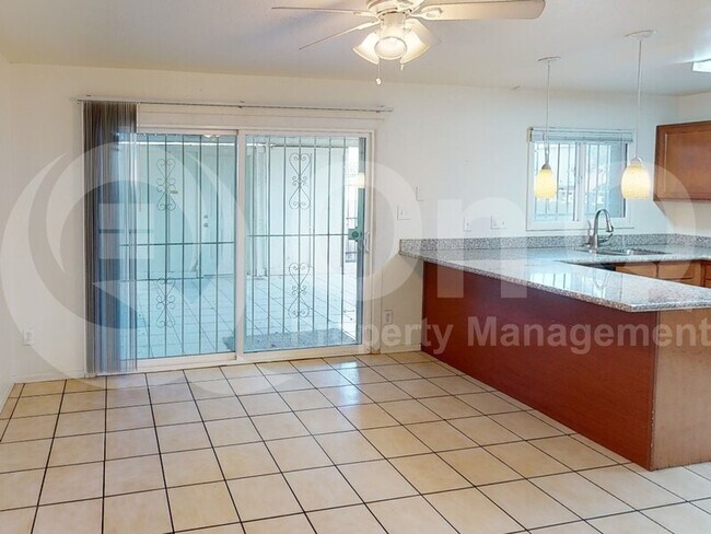 6653 N 44th Ave Glendale, AZ 85301 photo 3