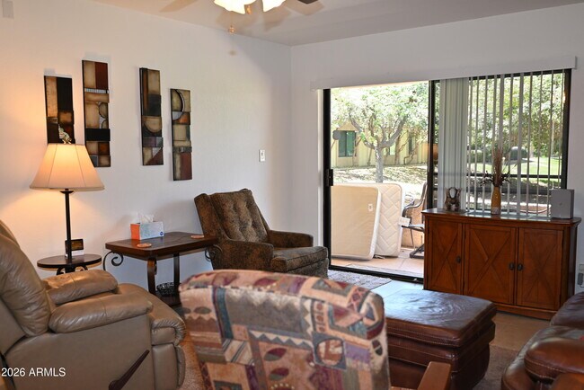8649 E Royal Palm Rd Scottsdale, AZ 85258 photo 2
