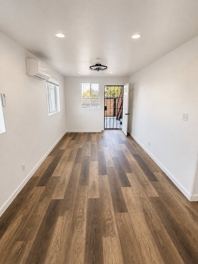 1291 83rd Ave Oakland, CA 94621 photo 4