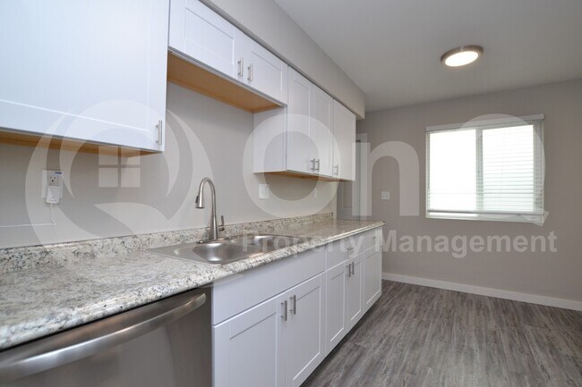 2202 W Devonshire Ave Phoenix, AZ 85015 photo 3