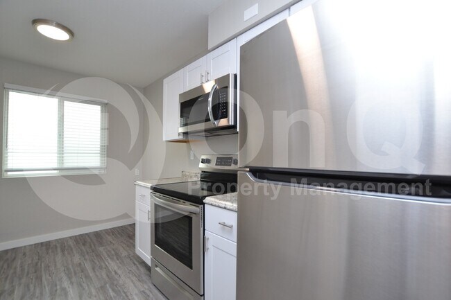 2202 W Devonshire Ave Phoenix, AZ 85015 photo 2