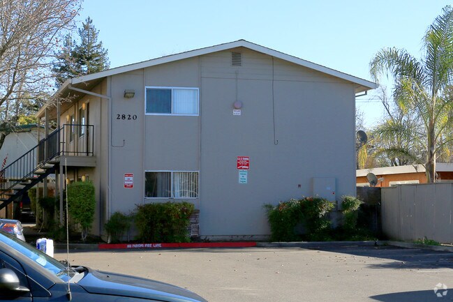 2BR/1BA Apartment on Papago Ct · Santa Rosa photo 2