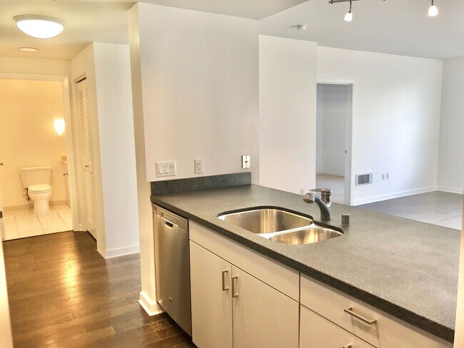 451 Kansas St San Francisco, CA 94107 photo 3
