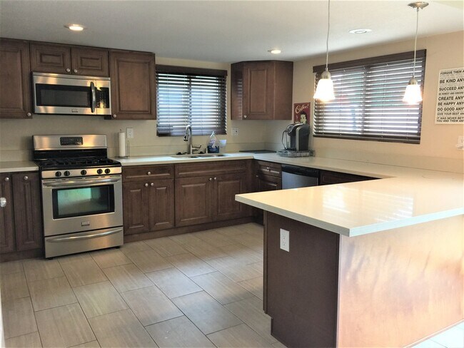 1269 15th St San Diego, CA 92154 photo 2
