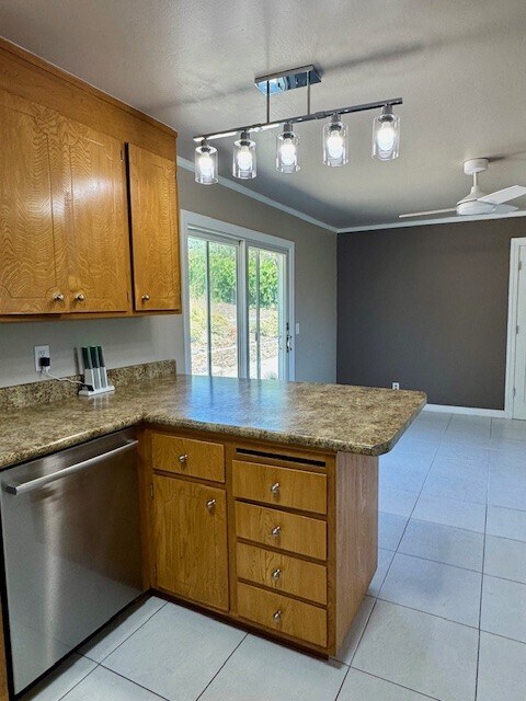 3BR/2BA Single Family House on Myrtle Drive · Concord photo 3