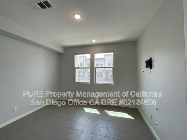2046 Quartet Loop Chula Vista, CA 91915 photo 4
