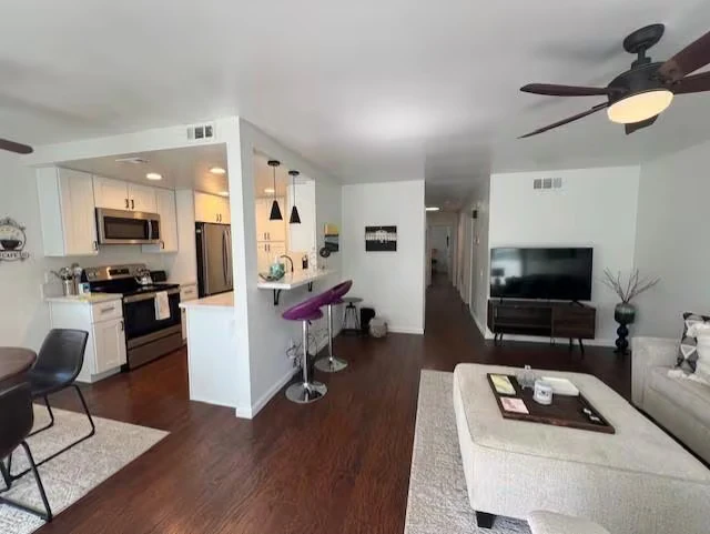 850 Cypress Point Way Oceanside, CA 92058 photo 3