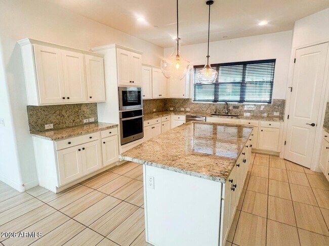 20726 W Colter St photo 4
