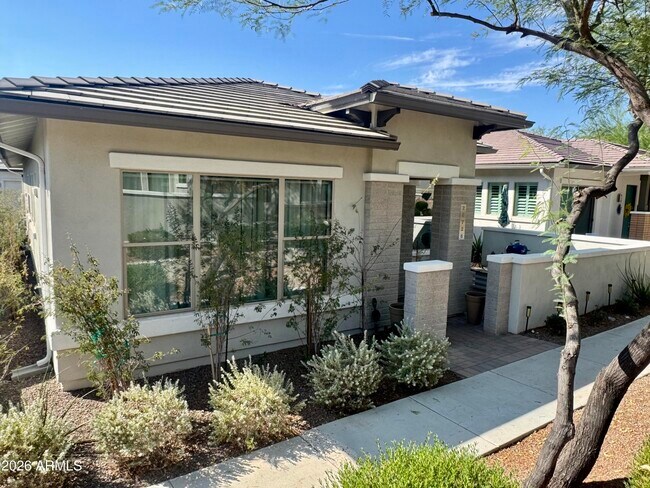20726 W Colter St photo 2