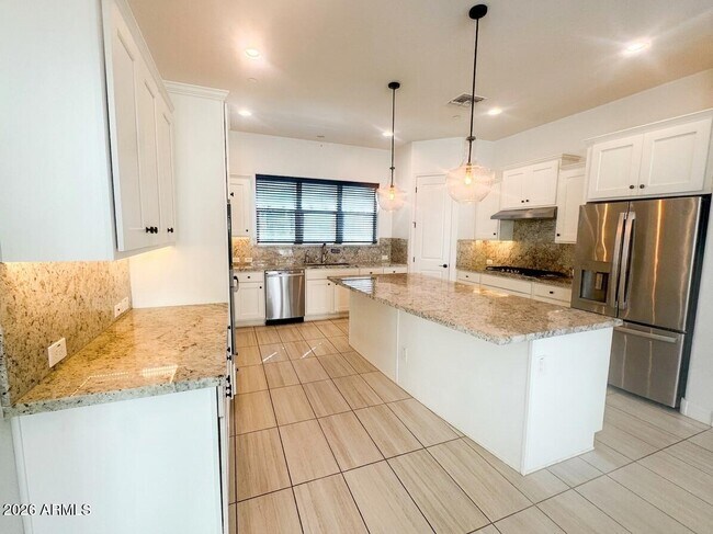 20726 W Colter St photo 3