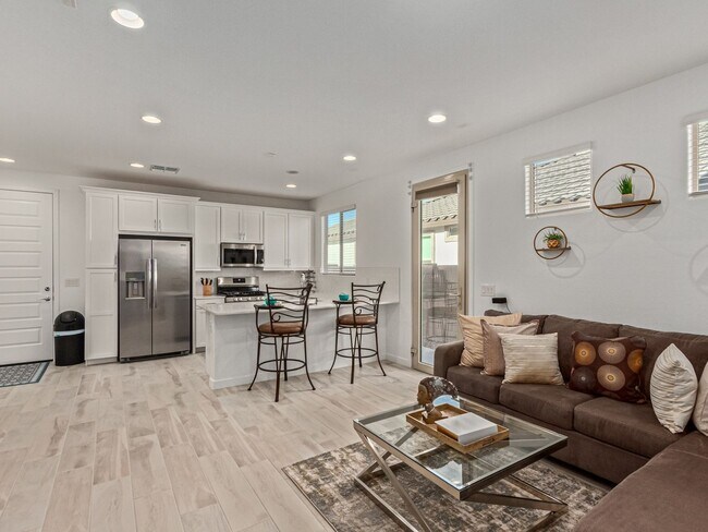 4319 N 93rd Ln Phoenix, AZ 85037 photo 5