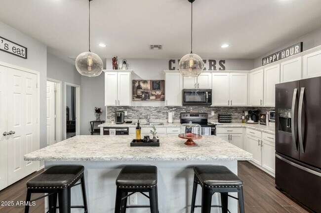 6212 W Orchid Ln