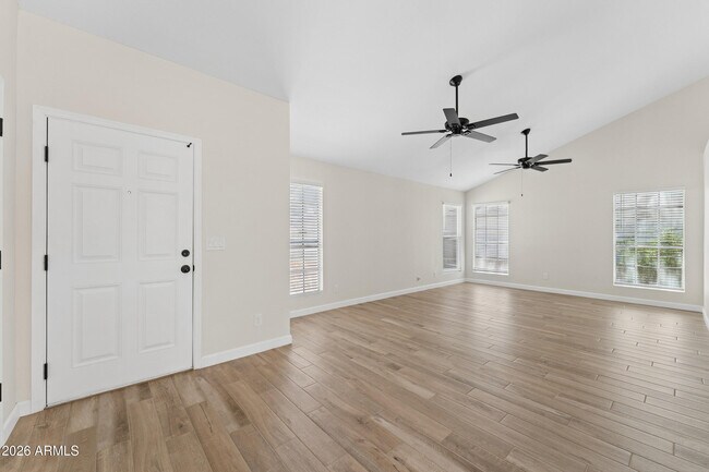 7214 W Sierra Vista Dr Glendale, AZ 85303 photo 3