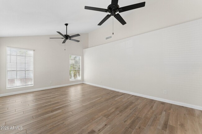 7214 W Sierra Vista Dr Glendale, AZ 85303 photo 4