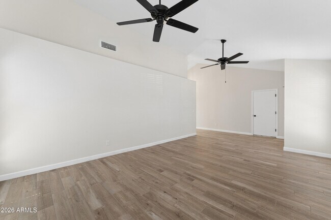 7214 W Sierra Vista Dr Glendale, AZ 85303 photo 5