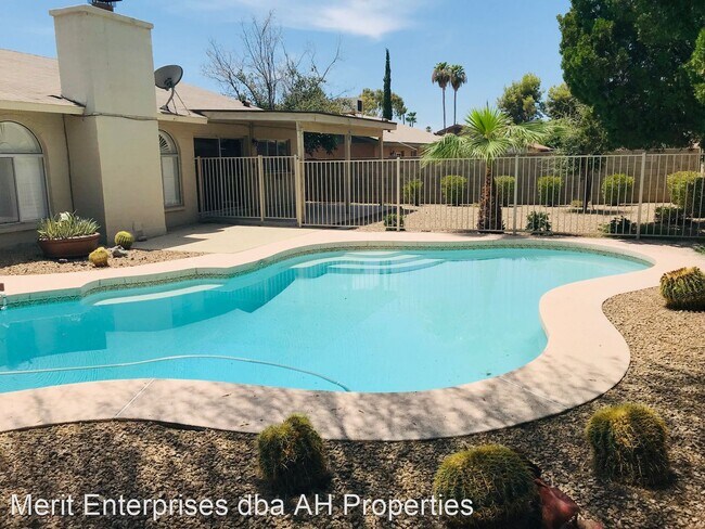 5926 E Evans Dr Scottsdale, AZ 85254 photo 3