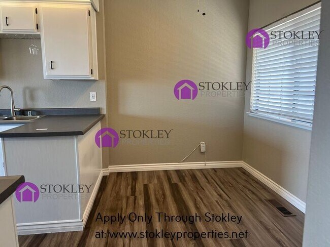 222 Manuel Court photo 3