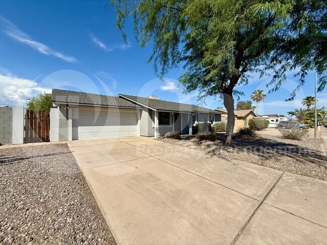 3732 E Marmora St Phoenix, AZ 85032 photo 3
