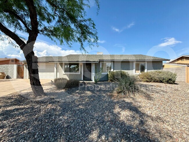 3732 E Marmora St Phoenix, AZ 85032 photo 2