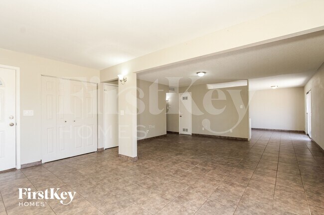 13857 N 48th Ave Glendale, AZ 85306 photo 5