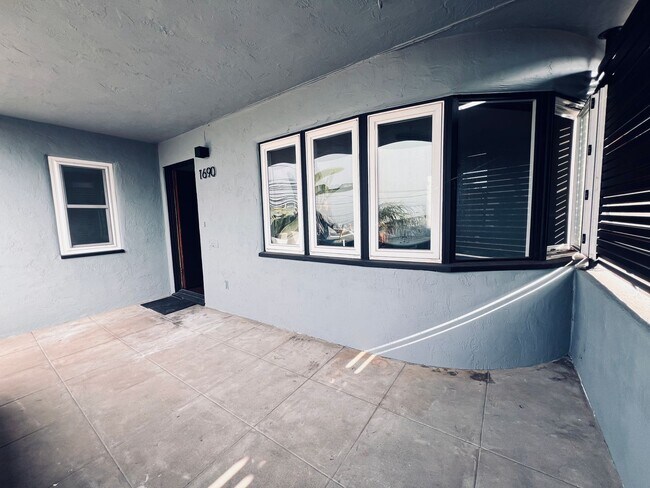 1688 Guy St San Diego, CA 92103 photo 3