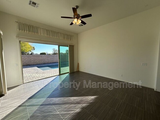 8609 N 89th Dr Peoria, AZ 85345 photo 5