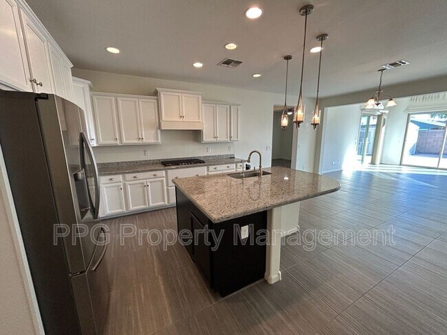 8609 N 89th Dr Peoria, AZ 85345 photo 3