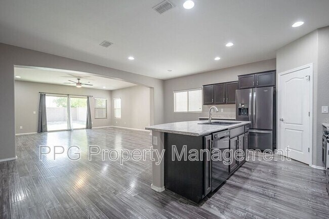 17531 W Fetlock Trl Surprise, AZ 85387 photo 2