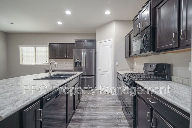 17531 W Fetlock Trl Surprise, AZ 85387 photo 5