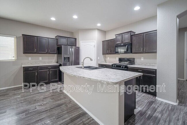 17531 W Fetlock Trl Surprise, AZ 85387 photo 4