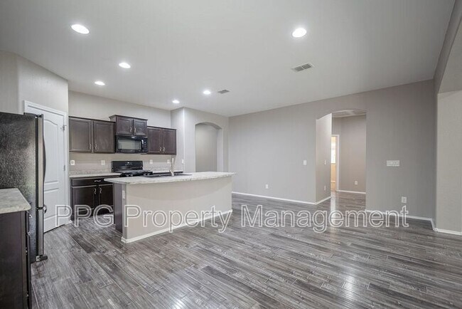 17531 W Fetlock Trl Surprise, AZ 85387 photo 3