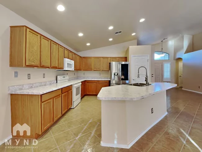 12813 W Aster Dr El Mirage, AZ 85335 photo 2
