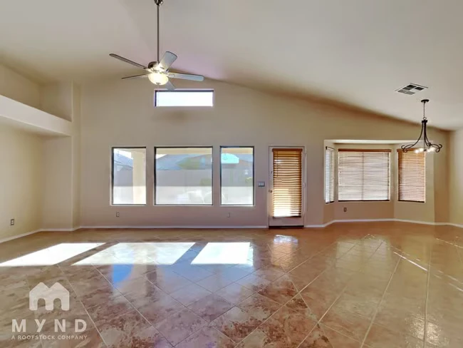 12813 W Aster Dr El Mirage, AZ 85335 photo 4
