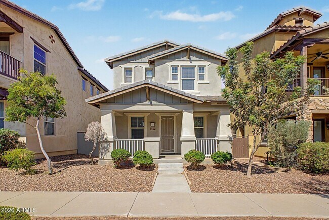 2879 N Claire Dr photo 2
