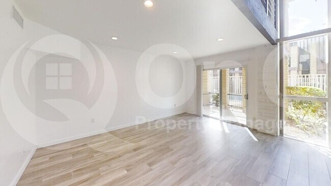 6925 E 4th St Scottsdale, AZ 85251 photo 5