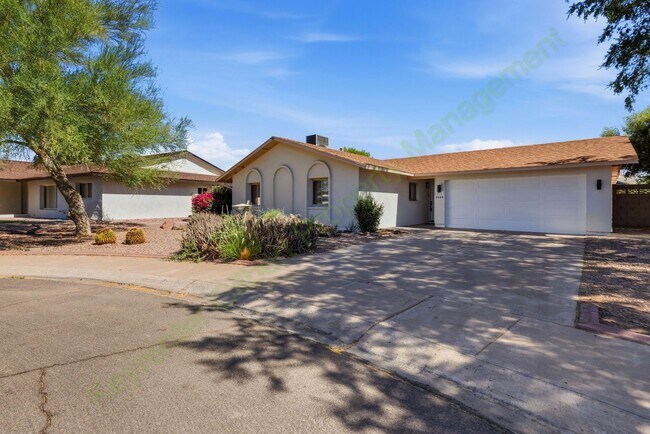 8608 E Whitton Ave Scottsdale, AZ 85251 photo 2