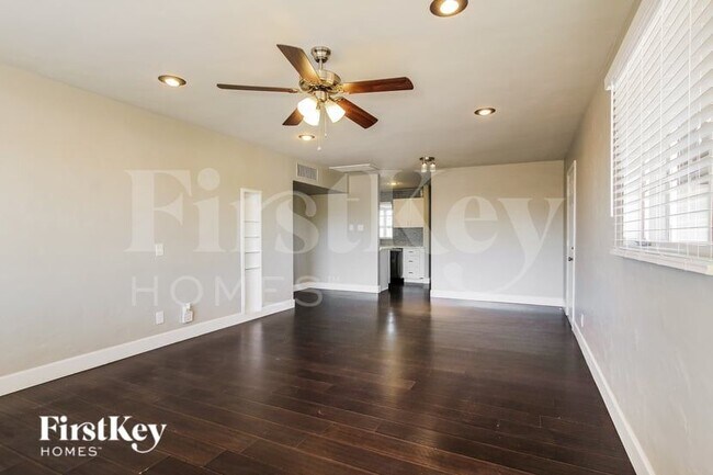 2016 W Whitton Ave Phoenix, AZ 85015 photo 4