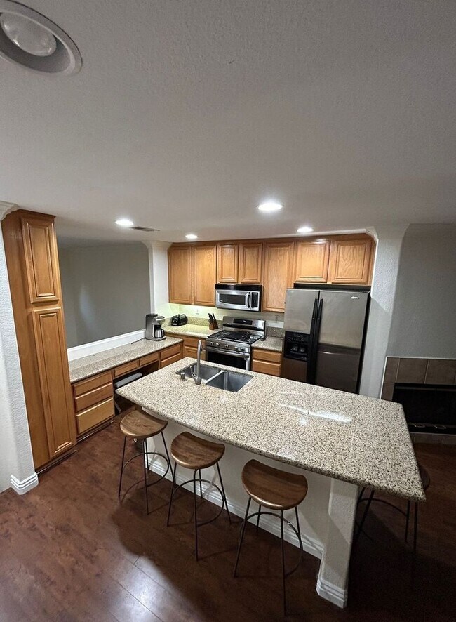 3756 Mykonos Ln San Diego, CA 92130 photo 2