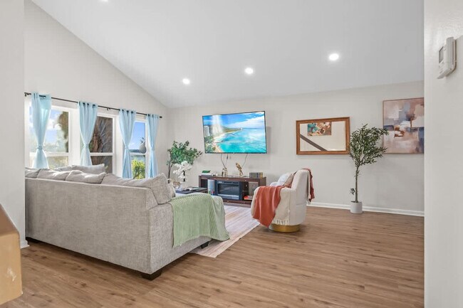 13737 Via Tres Vistas San Diego, CA 92129 photo 5
