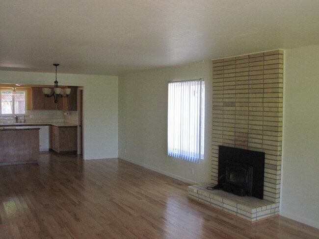 10 Blossom Way photo 5